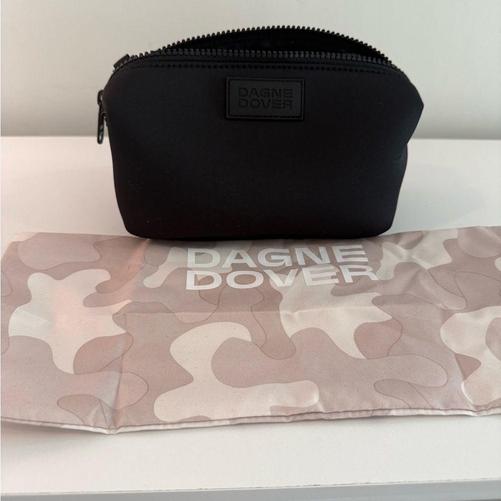 Dagne Dover Black Toiletry Bag
